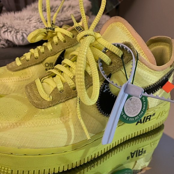 Authentic off white Air Force volt neon sneaker - Picture 5 of 7